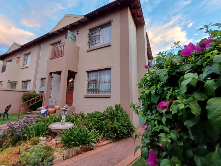 3 Bedroom Property for Sale in Langenhovenpark Free State